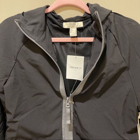 Forever 21 Black Gray Zip Crop Activewear Long Sleeve Hoodie Windbreaker - Picture 2 of 4